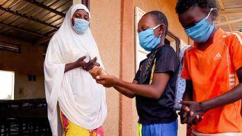 Rapport de l'Observatoire du KIX sur la réouverture des écoles en Afrique pendant la pandémie de COVID-19 : Rebondissements et retournements de situation