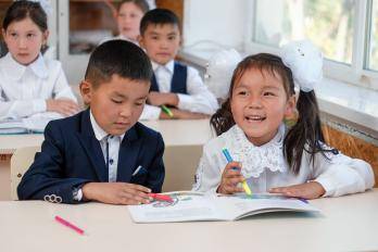 Educación a distancia para mejorar la calidad y el acceso a la educación escolar en Kirguistán, Mongolia y Tayikistán 